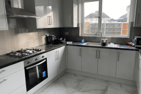 undefined, Home Gardens, Dagenham, RM10