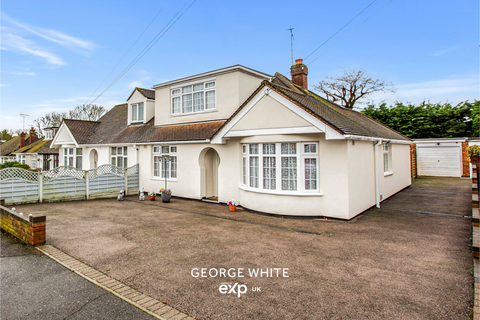 4 bedroom semi-detached house for sale, Clyde Crescent, Rayleigh SS6