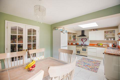 4 bedroom semi-detached house for sale, Clyde Crescent, Rayleigh SS6