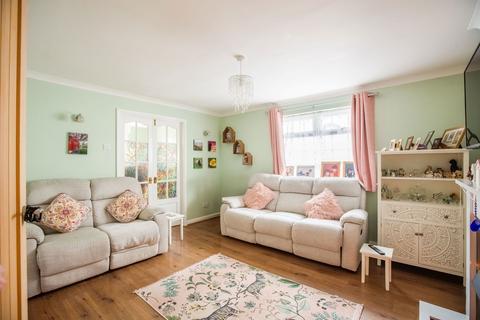 4 bedroom semi-detached house for sale, Clyde Crescent, Rayleigh SS6