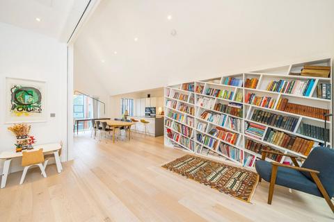 undefined, Central Avenue, London SW6