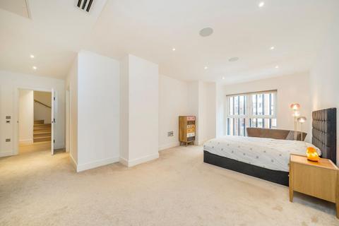 undefined, Central Avenue, London SW6