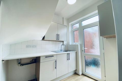3 bedroom terraced house to rent, Bolan Street, Liverpool, L13