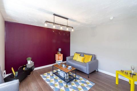 5 bedroom house to rent, Langdale Avenue, Leeds