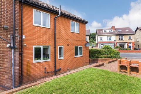 5 bedroom house to rent, Langdale Avenue, Leeds