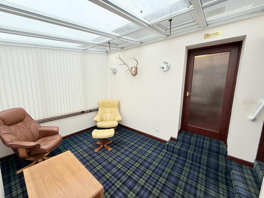 307 Annan Road, Dumfries DG1 3 JB - Braidwoods Soli