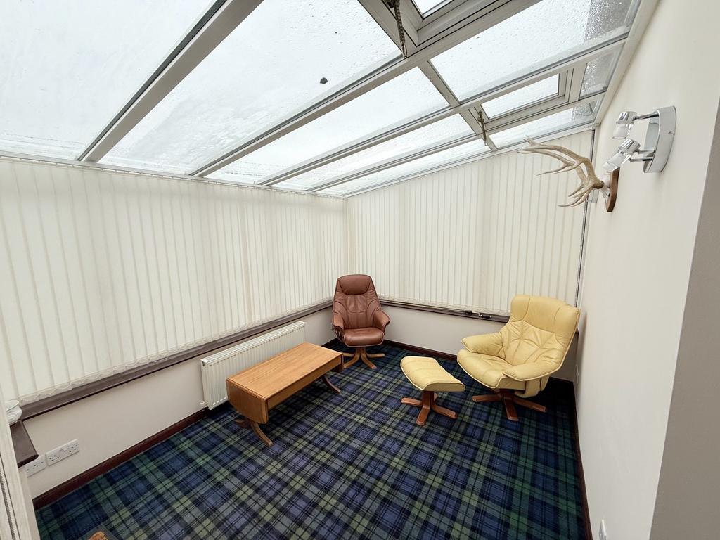 307 Annan Road, Dumfries DG1 3 JB - Braidwoods Soli