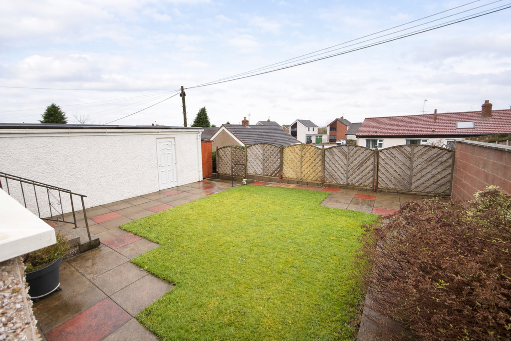 307 Annan Road, Dumfries DG1 3 JB - Braidwoods Soli