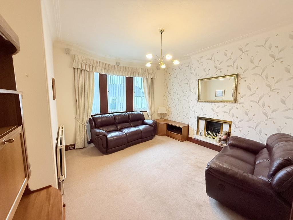 307 Annan Road, Dumfries DG1 3 JB - Braidwoods Soli