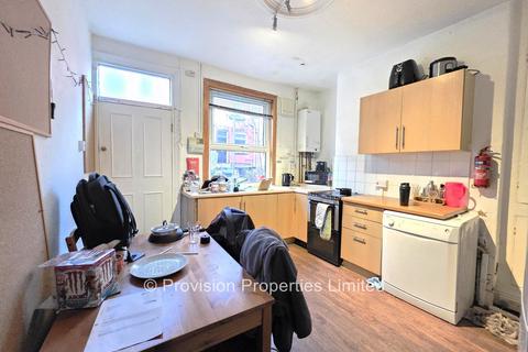 3 bedroom terraced house to rent, Harold Terrace, Hyde Park LS6