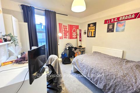 3 bedroom terraced house to rent, Mayville Place, Hyde Park LS6