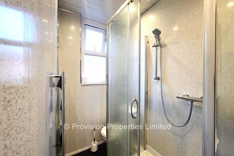 3 bedroom terraced house to rent, Mayville Place, Hyde Park LS6