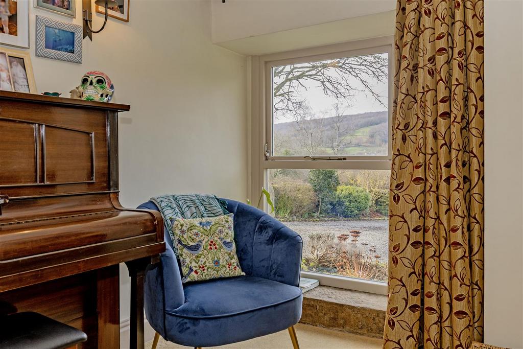 Reception Room-1.jpg