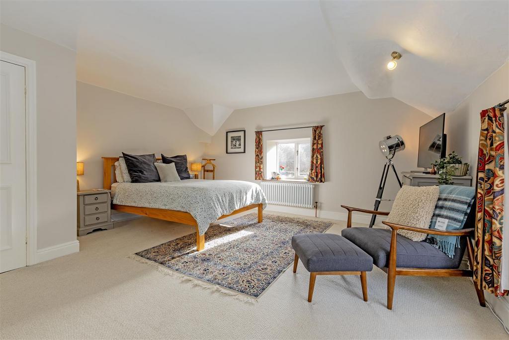 Bedroom 1-2.jpg