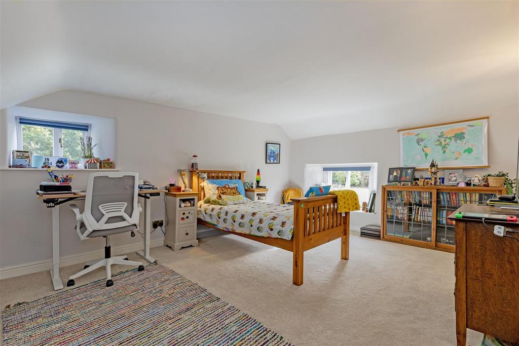 Bedroom 2-1.jpg