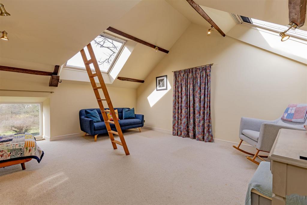 Bedroom 4-1.jpg