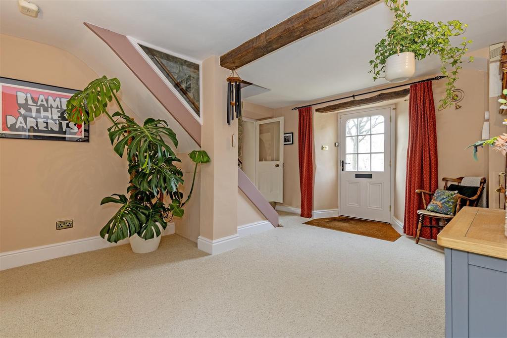 Entrance Hall-1.jpg