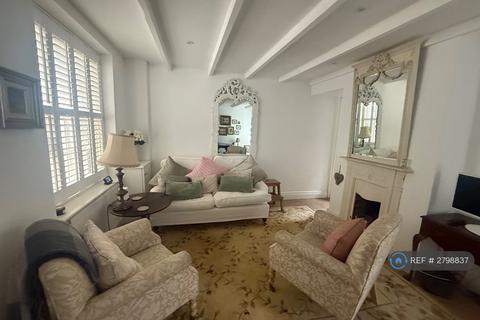 2 bedroom detached house to rent, East Parade, Hastings, TN34