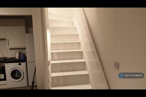 undefined, Colliers Wood, Colliers Wood, SW19