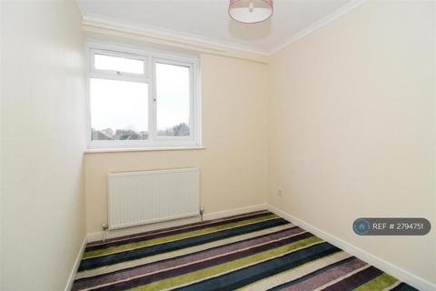 3 bedroom maisonette to rent, Grove Road, Emmer Green, Reading, RG4