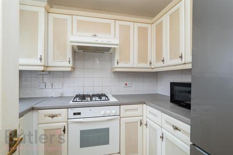 undefined, Chelmsford Close, Sutton