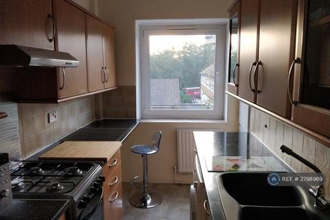 1 bedroom flat to rent, Wade House, London, SE1