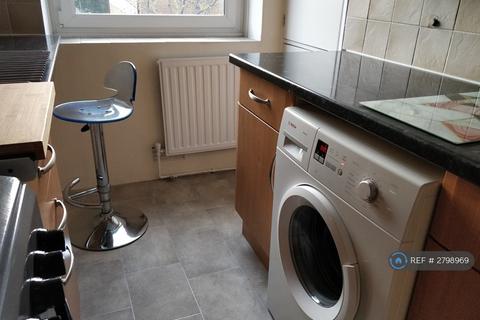 1 bedroom flat to rent, Wade House, London, SE1