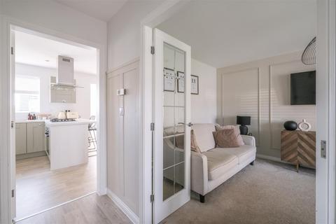 4 bedroom detached house for sale, Oaklands Crescent, Birchencliffe, Huddersfield, HD2