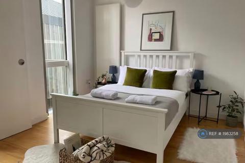 undefined, Commercial Street, London, E1