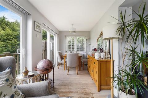 undefined, Grosvenor Road, Epsom