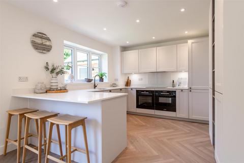 undefined, St. Katharine's Place, Rainham, Rainham