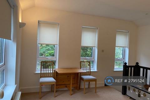 1 bedroom flat to rent, Netheravon Road South, London, W4