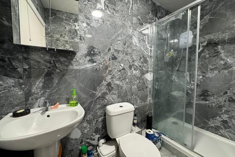 1 bedroom apartment to rent, 9 The Crescent, Leeds LS6