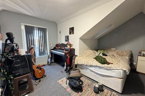 1 bedroom apartment to rent, 9 The Crescent, Leeds LS6