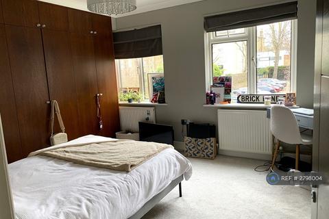 undefined, Heathshott, Richmond, TW10