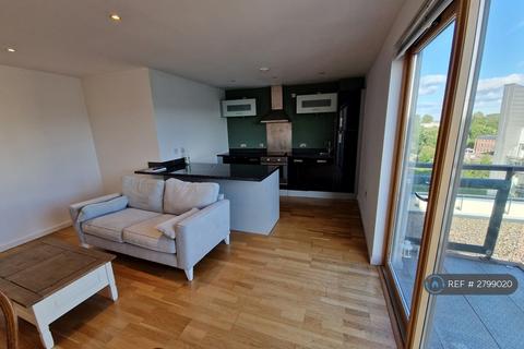 2 bedroom flat to rent, Marsh Lane, Leeds, LS9