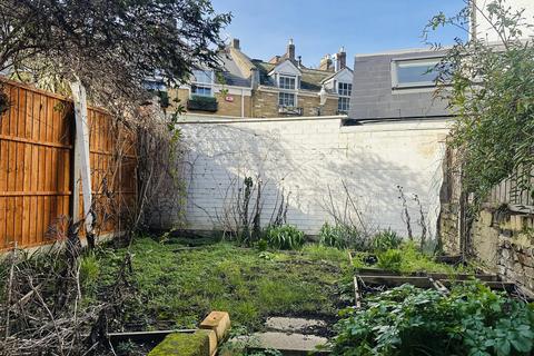 1 bedroom apartment to rent, Curwen Road, London, W12 9