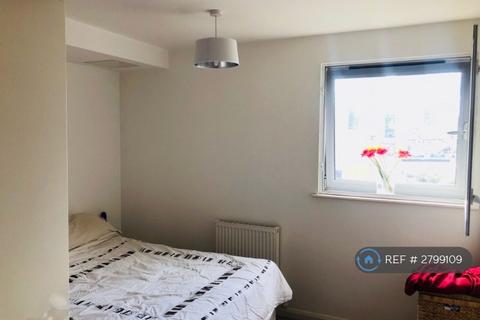 1 bedroom flat to rent, Newport Avenue, London, E14