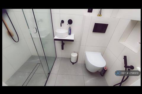 5 bedroom terraced house to rent, Greenland Quay, London, SE16