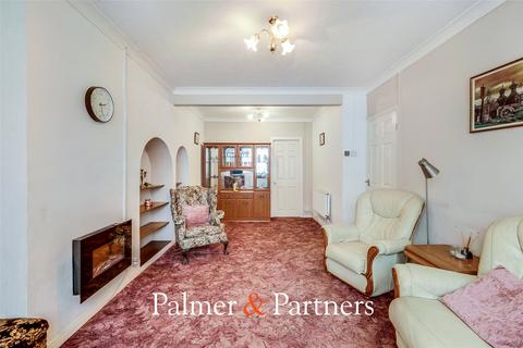 3 bedroom semi-detached house for sale, Hillside Grove, Essex CM2