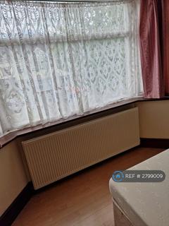 4 bedroom end of terrace house to rent, Shere Road, Ilford, IG2