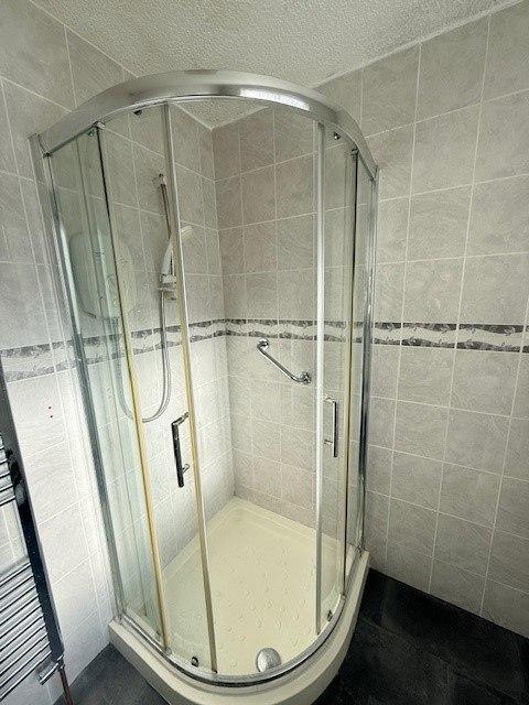 Shower cubicle