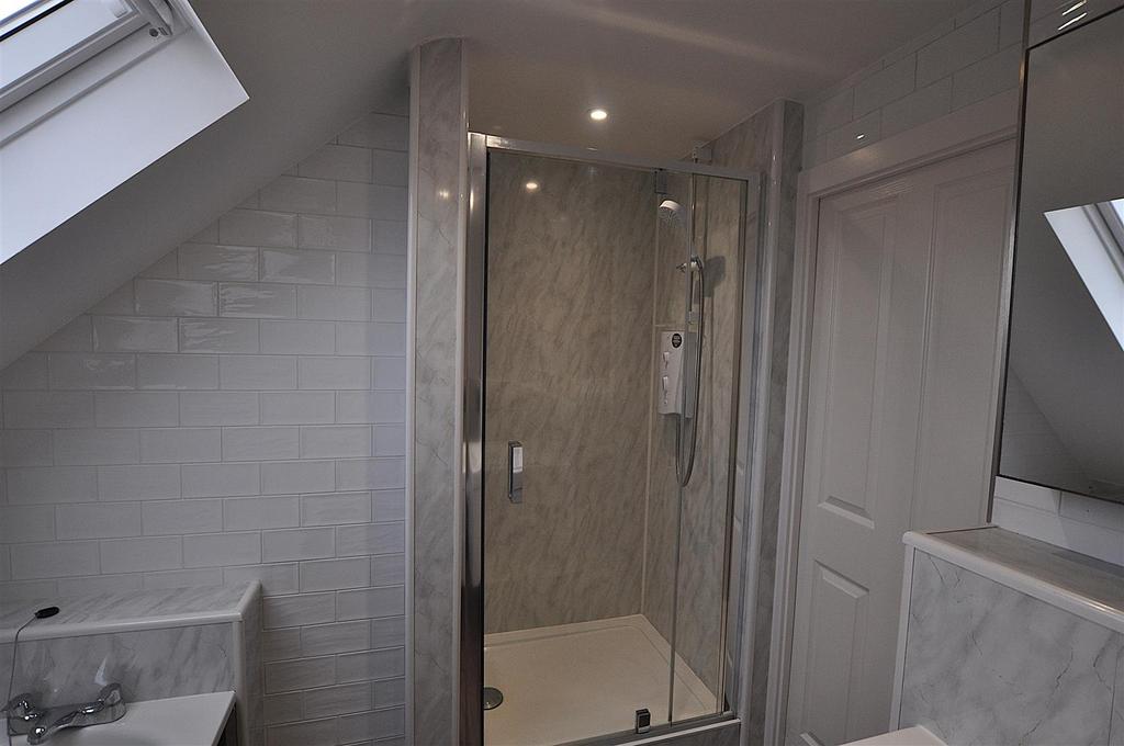 Bathroom 3.JPG