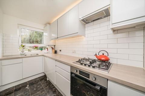 2 bedroom flat for sale, Cranes Park Avenue, Surbiton KT5