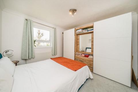 2 bedroom flat for sale, Cranes Park Avenue, Surbiton KT5