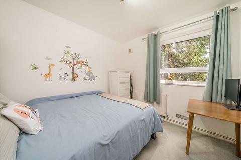 2 bedroom flat for sale, Cranes Park Avenue, Surbiton KT5