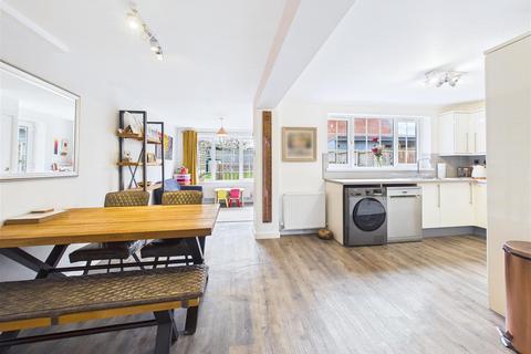3 bedroom semi-detached house for sale, Yew Tree Avenue, Lichfield