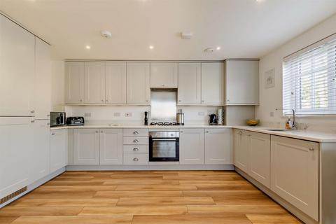 2 bedroom apartment for sale, Edward Betts Close, Aylesford