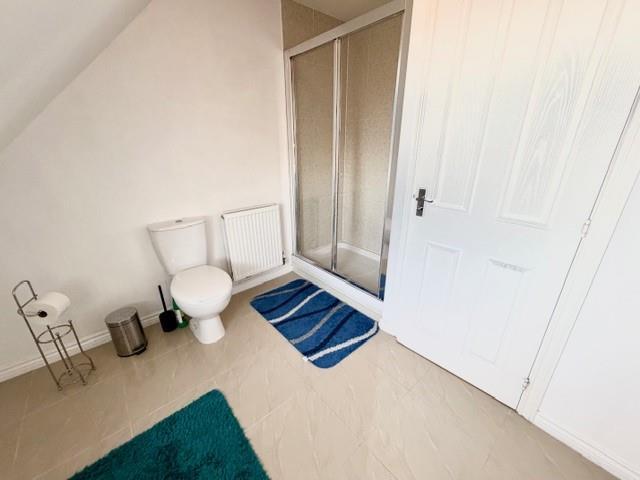 14 Lily Walk Ensuite2.jpg