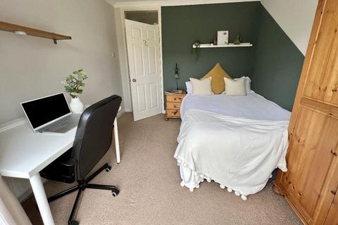 undefined, 11 Longford Road